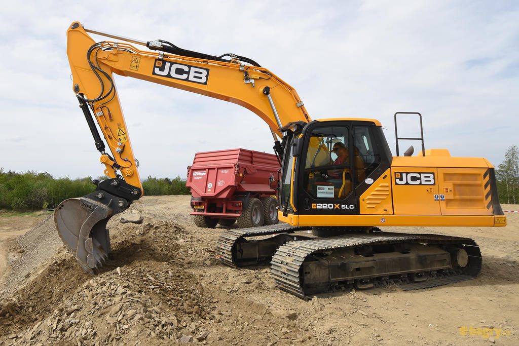 23_jcb_220x_slc_na_jcb_x_days_2019