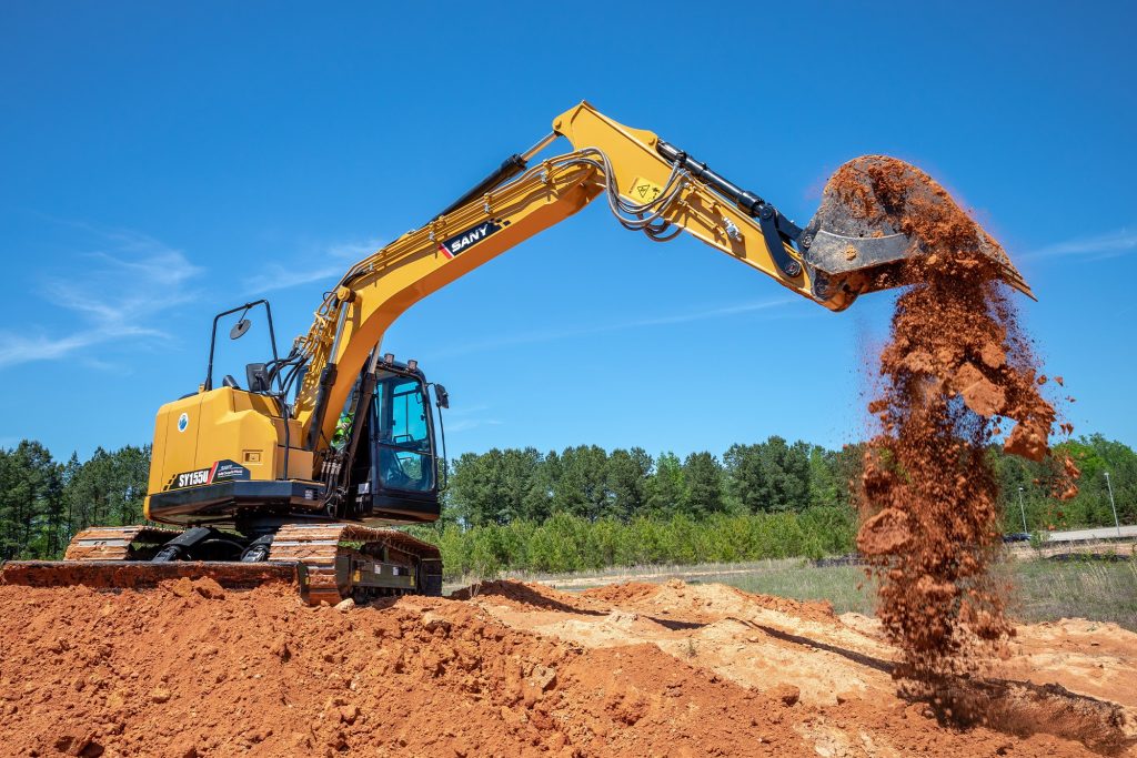 SY155U__0000_SANY_Excavator_SY155U_side-view-dump-over-tracks_PRESS-NEW